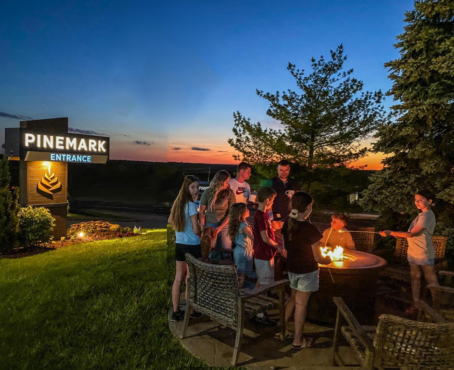 Pinemark Inn Suites Events Saint Clair Eksteriør bilde
